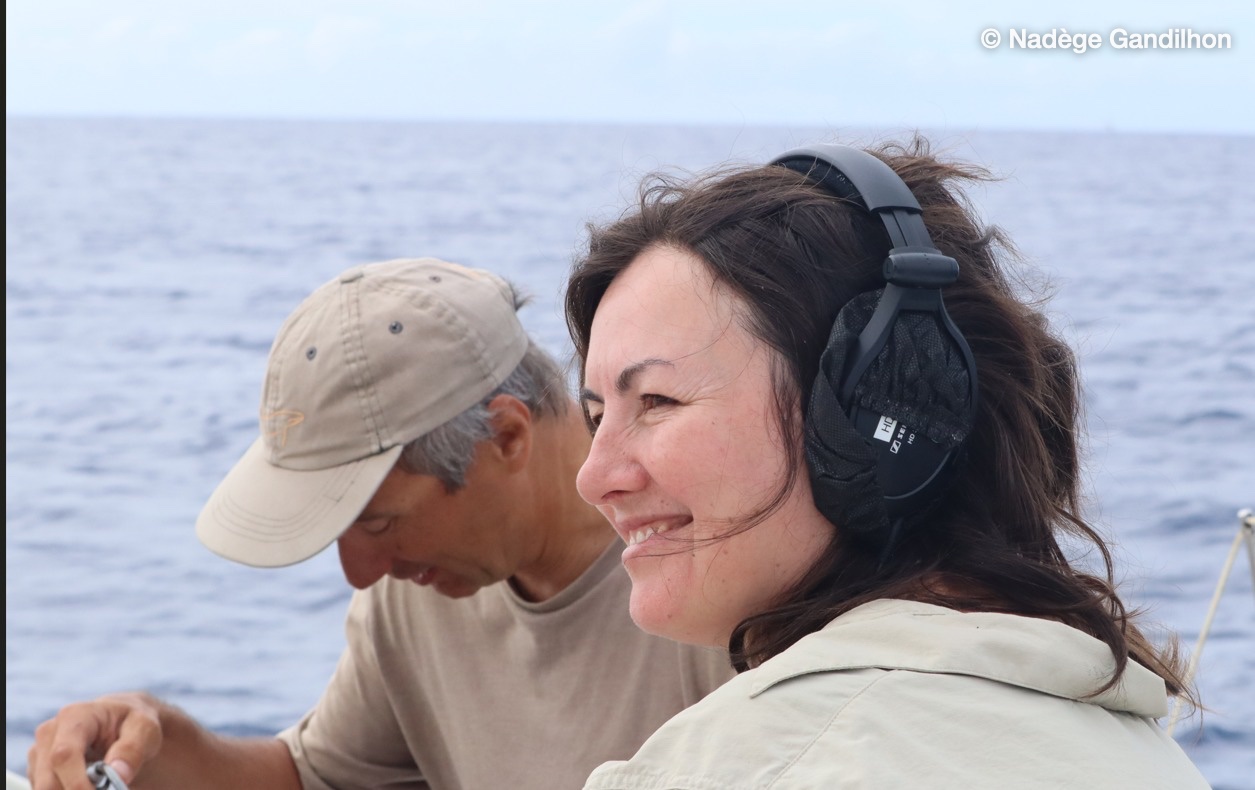 Cobi van Tonder with headphones beside Olivier Adam, photo Nadège Gandilhon